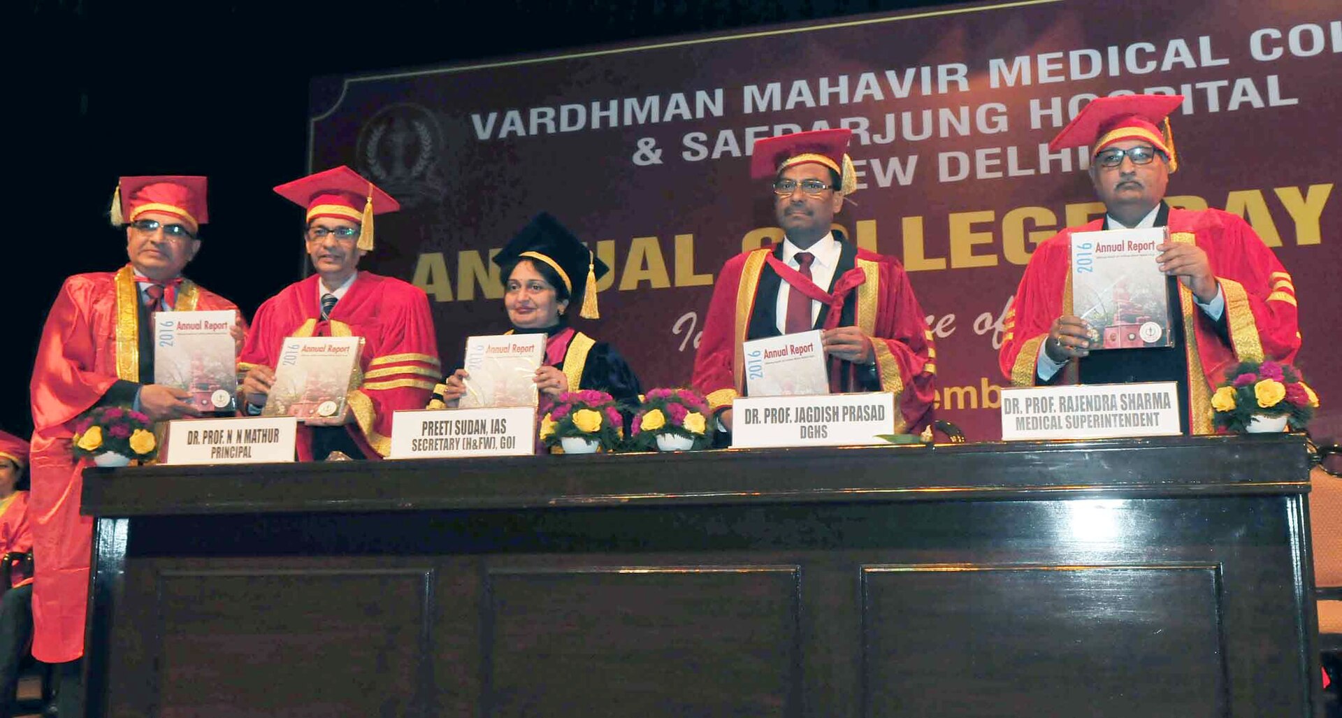 Annual-report release at college day, 2017